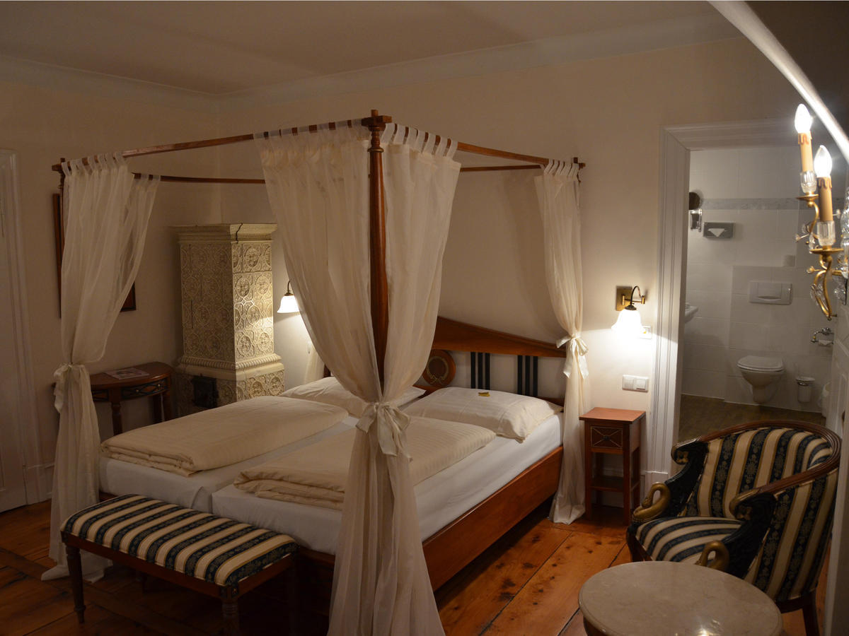 Schlosshotel Neckarbischofsheim Room photo
