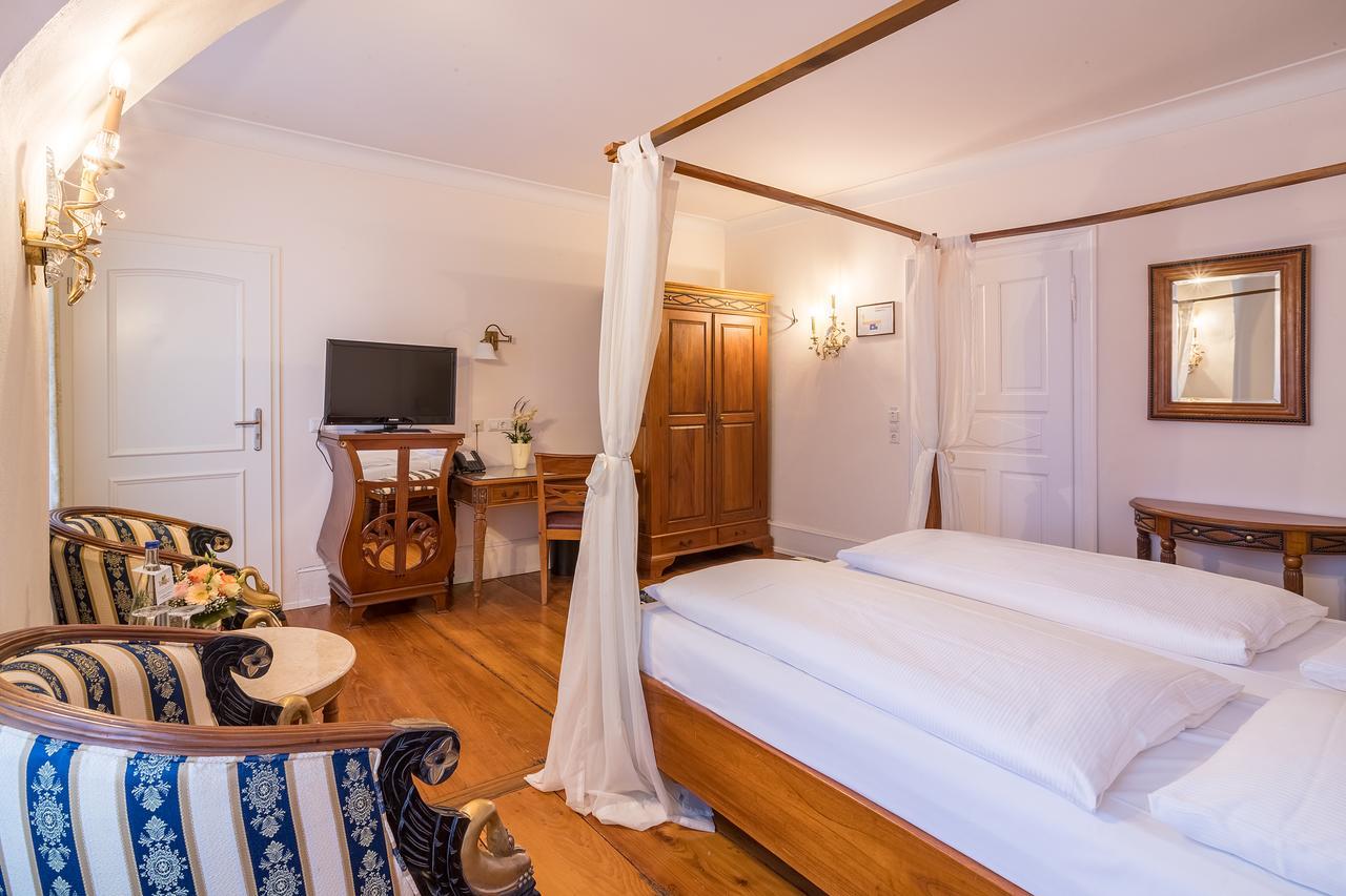 Schlosshotel Neckarbischofsheim Exterior photo