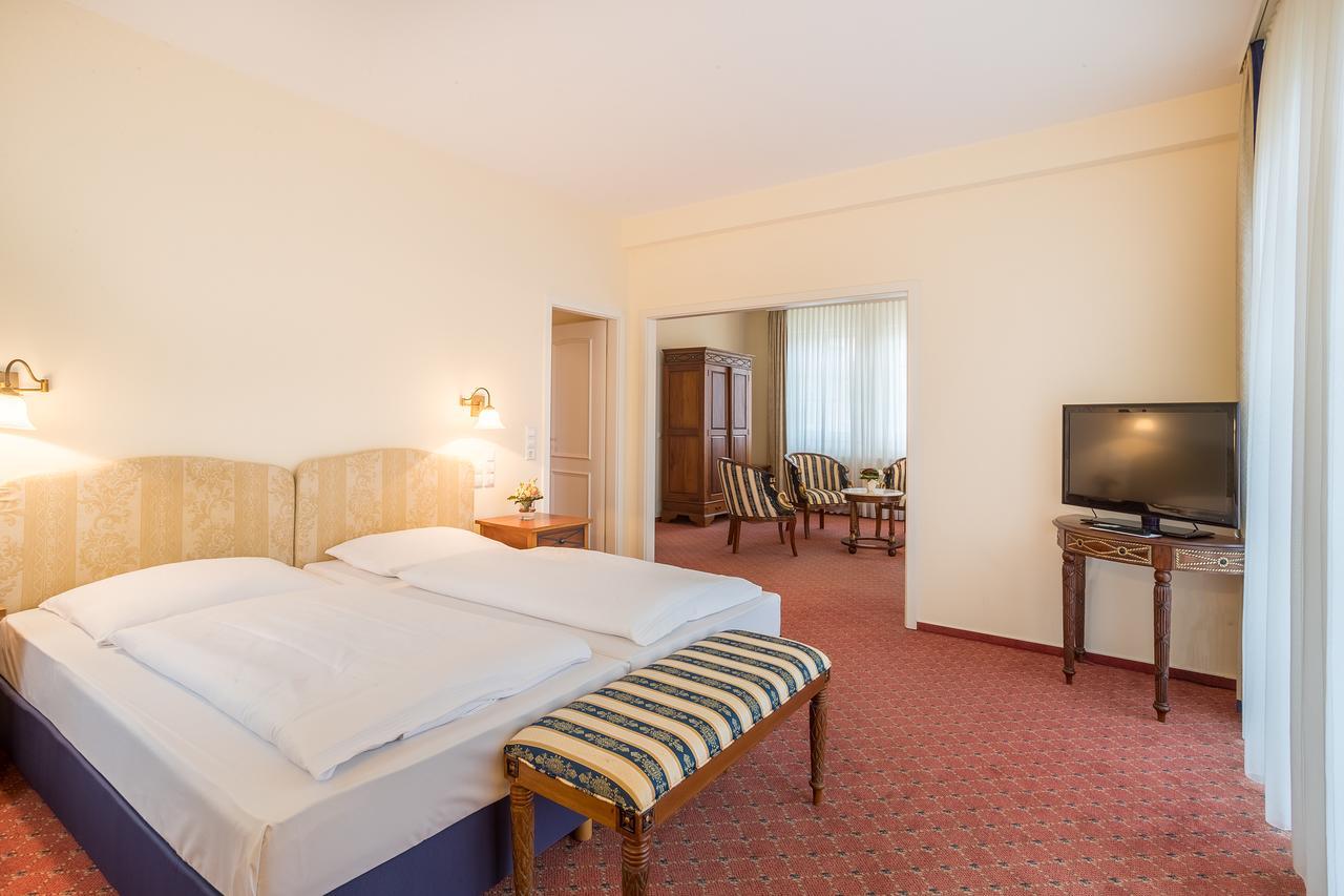 Schlosshotel Neckarbischofsheim Exterior photo