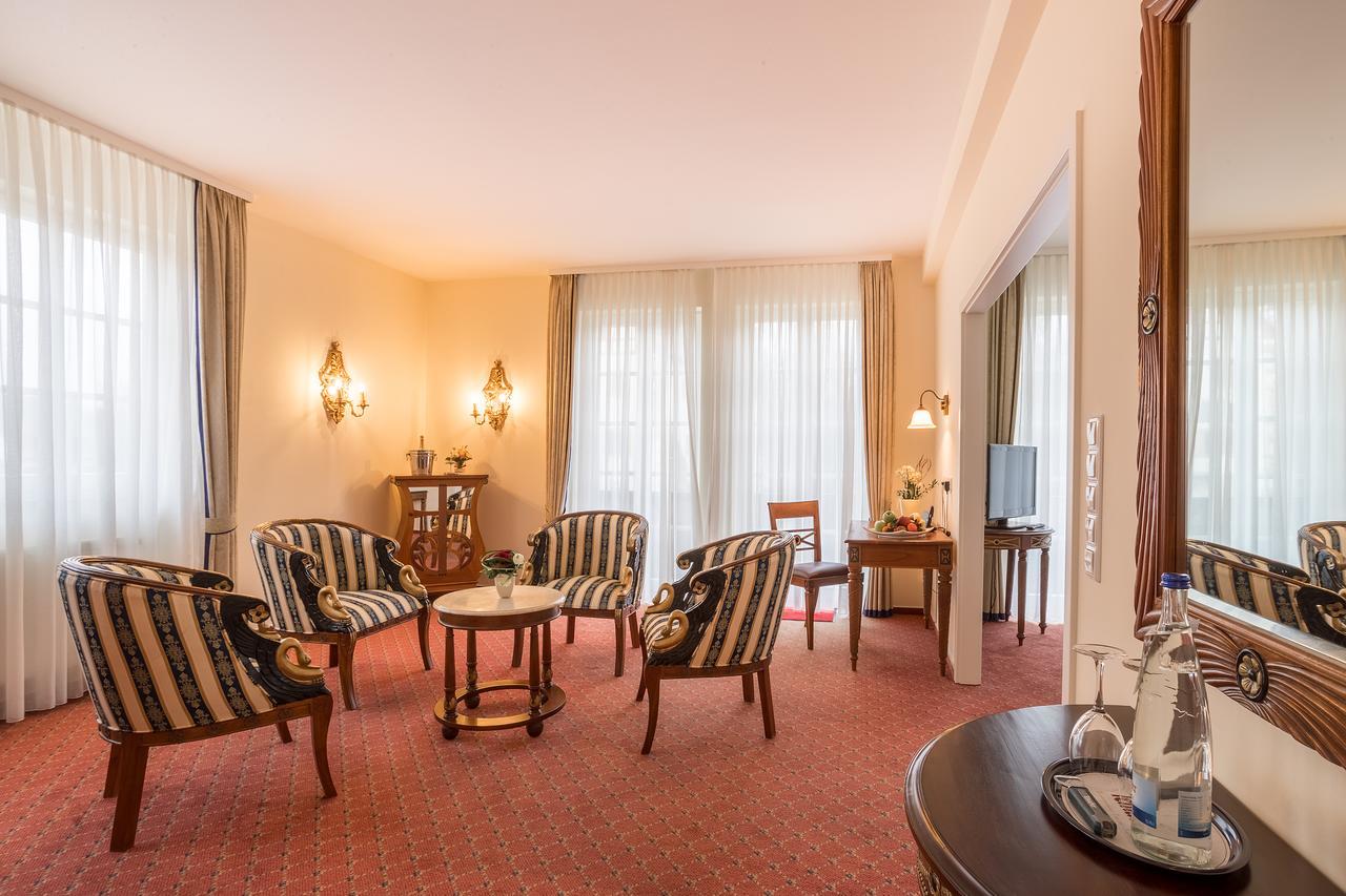 Schlosshotel Neckarbischofsheim Exterior photo