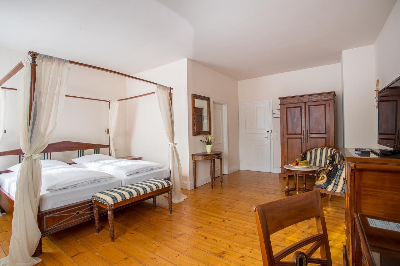 Schlosshotel Neckarbischofsheim Exterior photo